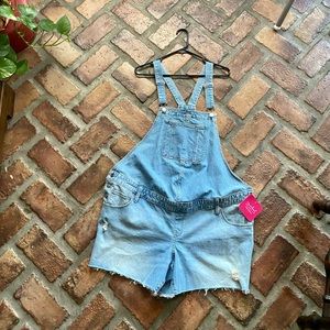 Maternity shortalls by Ingrid maternity
